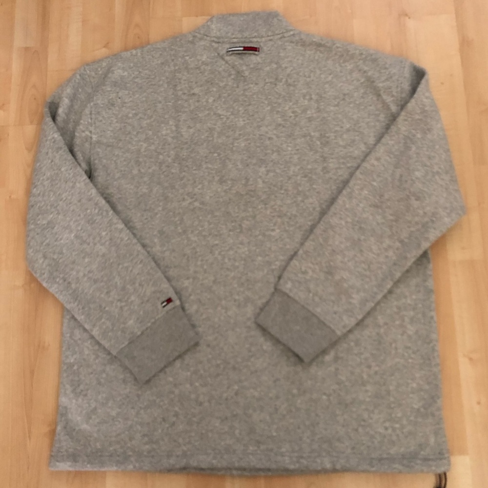 ⭐️Hilfiger men’s 1/4 zipped sweatshirt - Picture 5 of 8